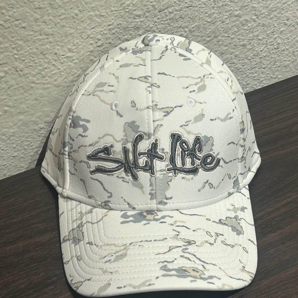 Salt Life White and Gray Camouflage Hat